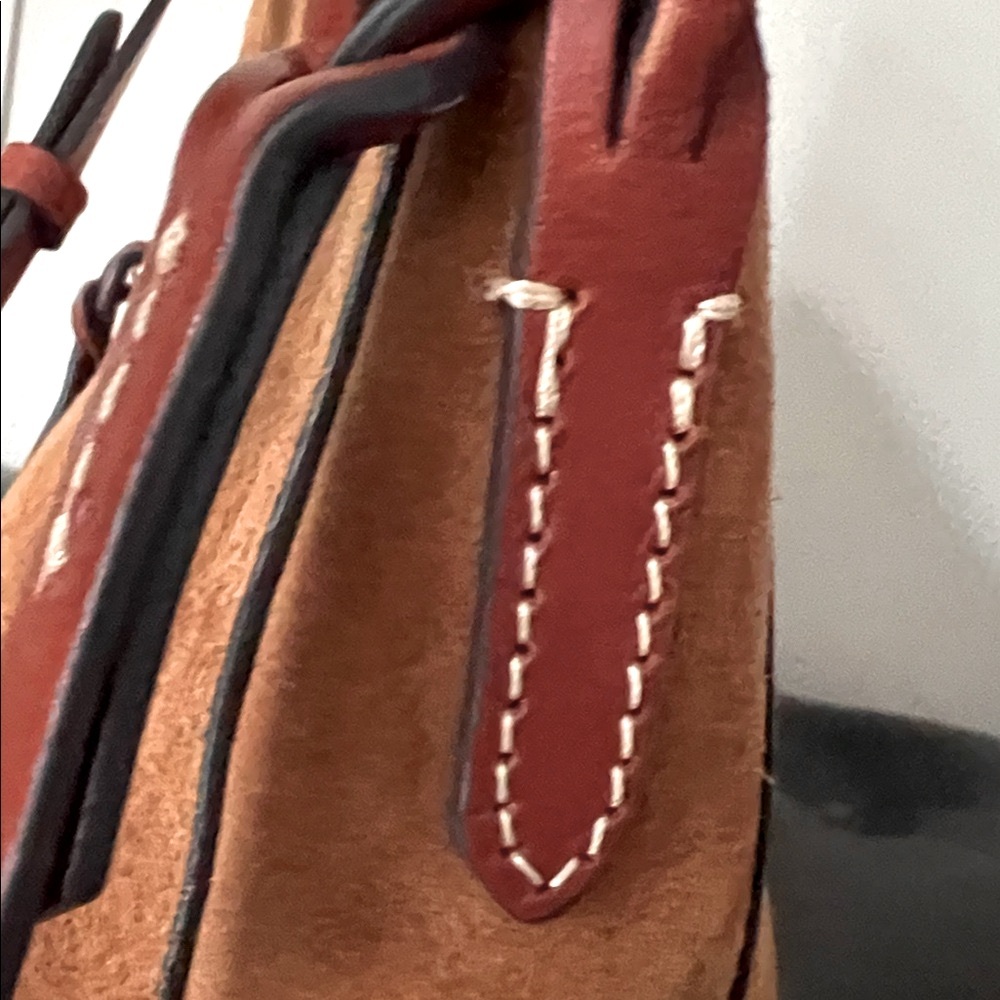 Dooney & Bourke “Tracy” Suede Shoulder/Crossbody Bag NWOT - Picture 4 of 16